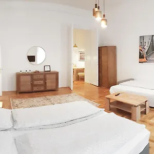 Appartamento Luxury New Cozy Flat At Dob Street Nearby Gozsdu Court, Budapest