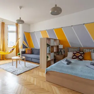 Appartamento Art Downtown Styled By A Local Designer, Budapest