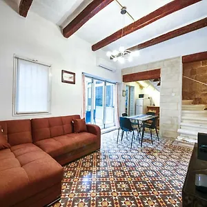 https://valletta-heritage-town-house-valletta.qawrahotelsmalta.org
